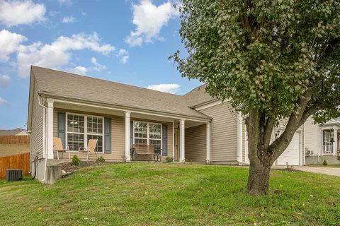 1723 Eagle Trace Dr, Mount Juliet, TN 37122