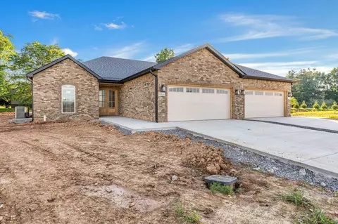 1040 Veridian Dr UNIT 18B, Clarksville, TN 37043