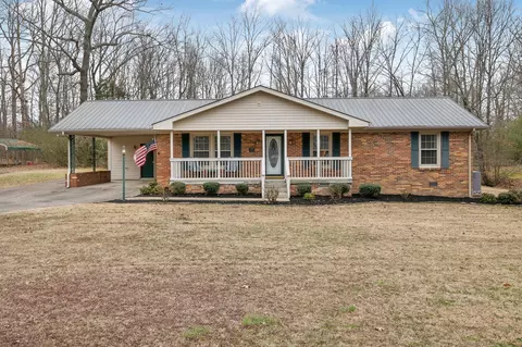 719 Woodlawn Dr, New Johnsonville, TN 37134