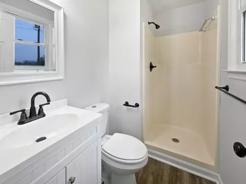 Bath - 4554 Allison Ln, Springfield, TN 37172 photo 1 of 2