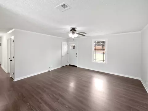 Living - 4554 Allison Ln, Springfield, TN 37172 photo 2 of 2