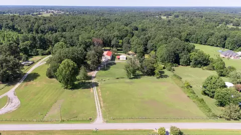 311 Womack Rd, Portland, TN 37148