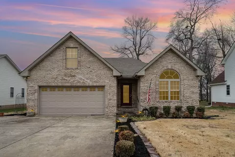 141 Fieldstone Ln, Springfield, TN 37172