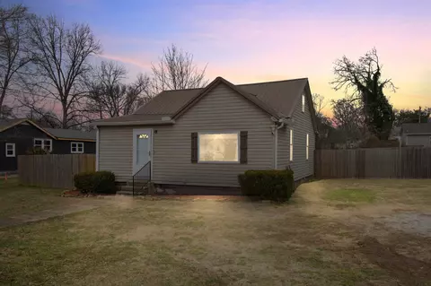 211 Powell St, Decherd, TN 37324 photo 2