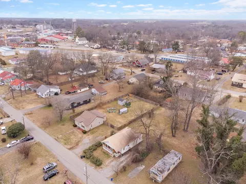 211 Powell St, Decherd, TN 37324 photo 7
