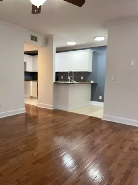 Living - 802 E Main St #22, Murfreesboro, TN 37130 photo 2 of 6