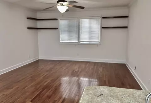Living - 802 E Main St #22, Murfreesboro, TN 37130 photo 3 of 6