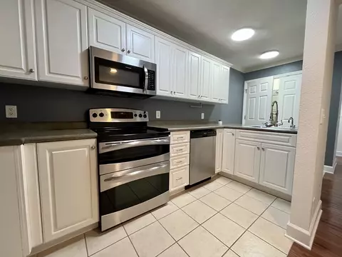 Kitchen - 802 E Main St #22, Murfreesboro, TN 37130 photo 2 of 4