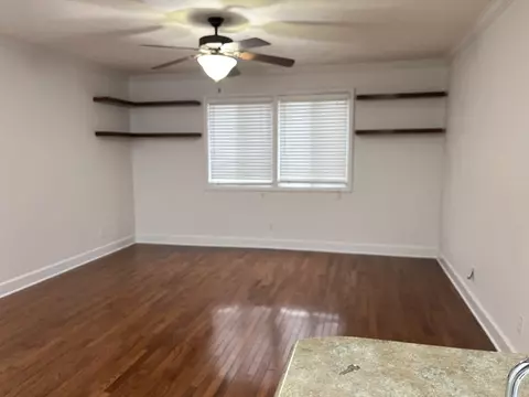 Living - 802 E Main St #22, Murfreesboro, TN 37130 photo 1 of 6
