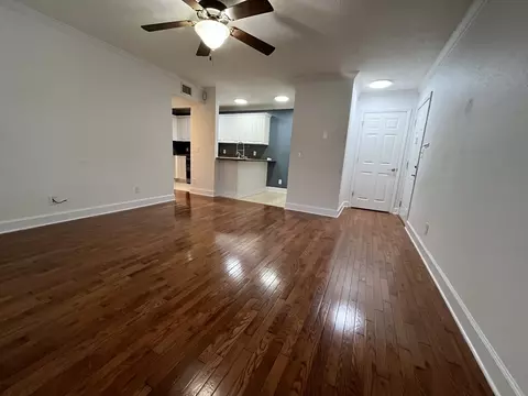 Living - 802 E Main St #22, Murfreesboro, TN 37130 photo 5 of 6