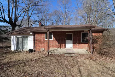 298 Presley Ln, Westmoreland, TN 37186