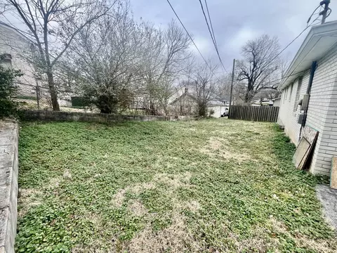 Exterior - 109 Bryant Ave, Dickson, TN 37055 photo 3 of 3