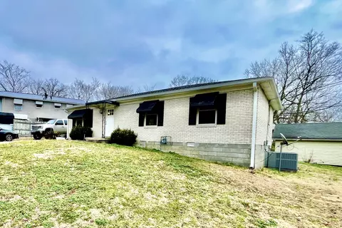 Exterior - 109 Bryant Ave, Dickson, TN 37055 photo 2 of 3