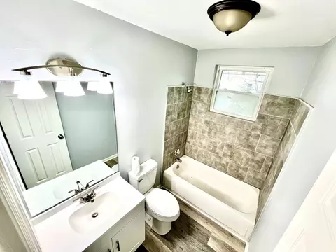 Bath - 109 Bryant Ave, Dickson, TN 37055 photo 1 of 1