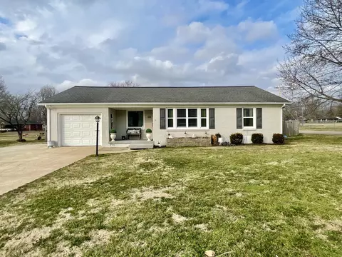 430 7th St, Lawrenceburg, TN 38464
