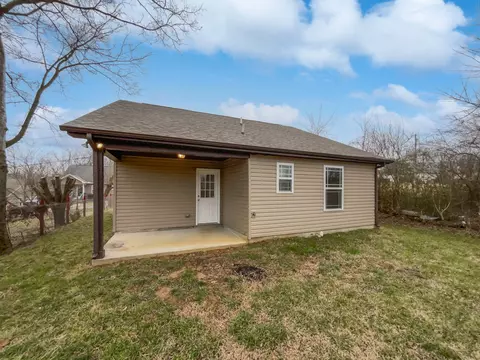 Exterior - 907 16th Ave E, Springfield, TN 37172 photo 3 of 3