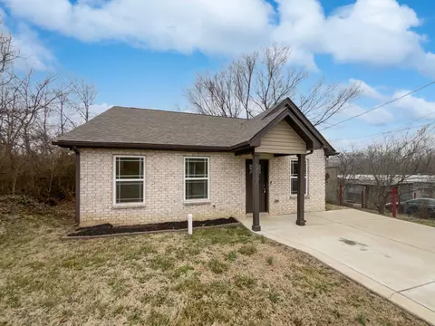 Exterior - 907 16th Ave E, Springfield, TN 37172 photo 2 of 3