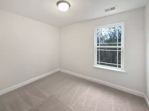 Bedroom - 907 16th Ave E, Springfield, TN 37172 photo 4 of 4