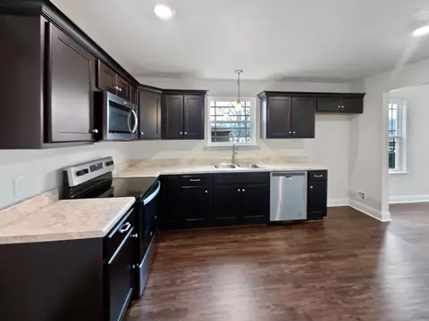 Kitchen - 907 16th Ave E, Springfield, TN 37172 photo 1 of 3