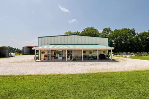 4001 Kelley Farris Rd, Columbia, TN 38401