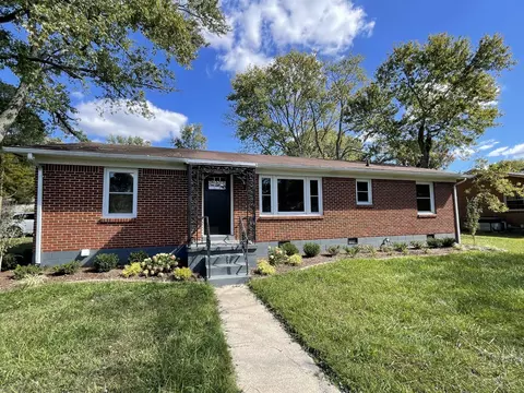 1201 S Polk St, Tullahoma, TN 37388