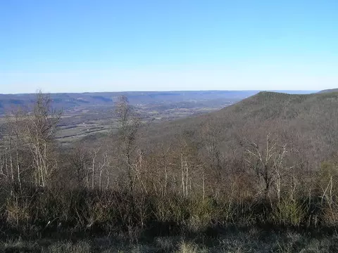 123 E Raven Crest Trl, Graysville, TN 37338