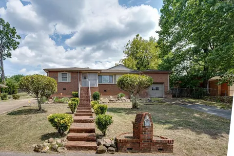 210 Glenwood Cir, Chattanooga, TN 37404