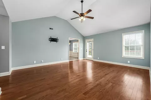 Living - 465 Crescent Rd, Murfreesboro, TN 37128 photo 4 of 4
