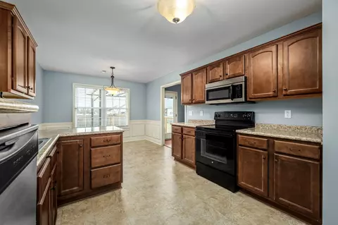 Kitchen - 465 Crescent Rd, Murfreesboro, TN 37128 photo 3 of 3
