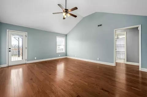 Living - 465 Crescent Rd, Murfreesboro, TN 37128 photo 2 of 4