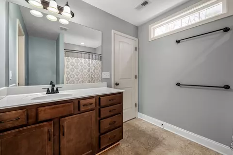 Bath - 465 Crescent Rd, Murfreesboro, TN 37128 photo 1 of 2