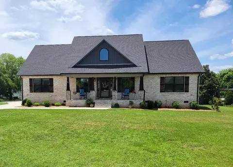901 Apple Blossom Trl, Shelbyville, TN 37160