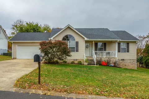 9600 Robinson Farm Rd, Ooltewah, TN 37363