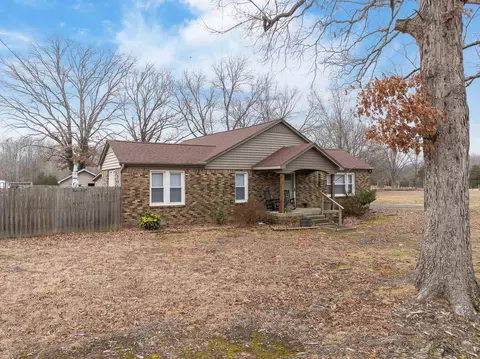 4052 Largo Rd, Decaturville, TN 38329