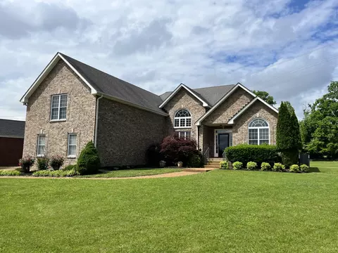 100 Kensington Ct, Hendersonville, TN 37075