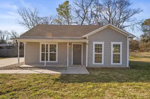 105 Walnut St, Cowan, TN 37318