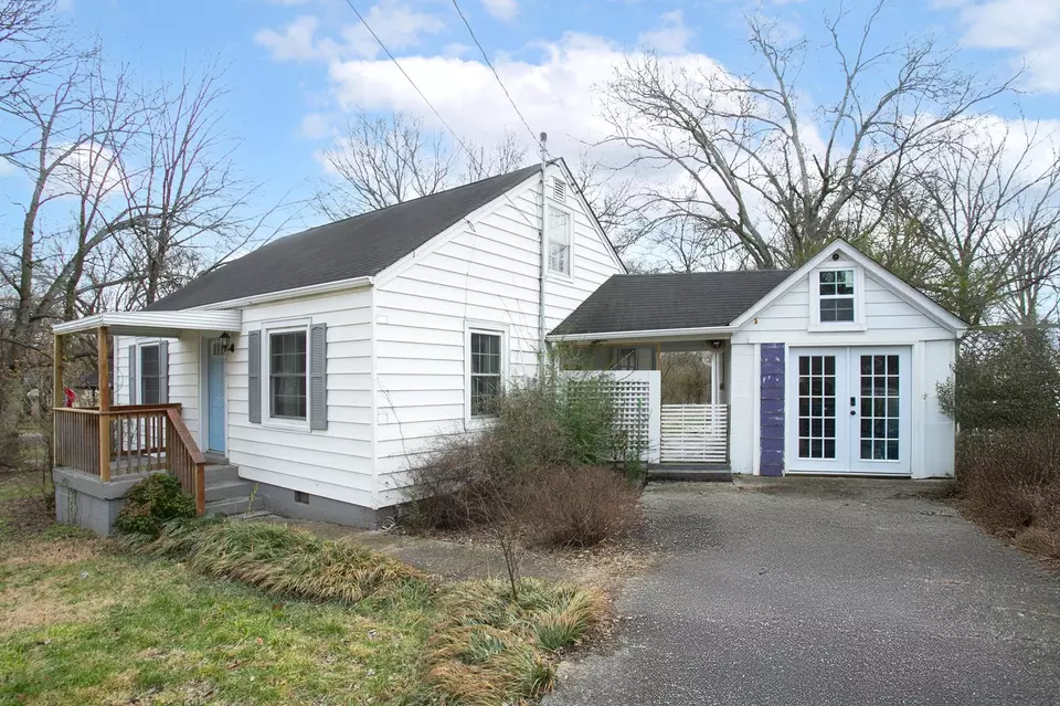Exterior - 2616 Flamingo Dr, Nashville, TN 37207 photo 6 of 8