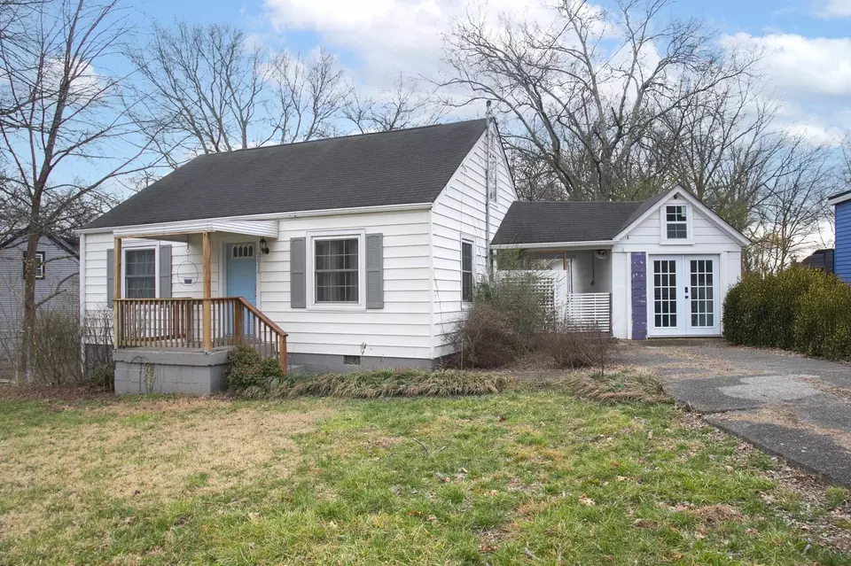 Exterior - 2616 Flamingo Dr, Nashville, TN 37207 photo 3 of 8