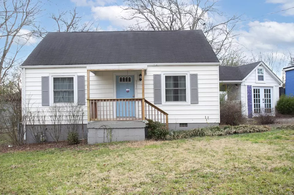 Exterior - 2616 Flamingo Dr, Nashville, TN 37207 photo 2 of 8