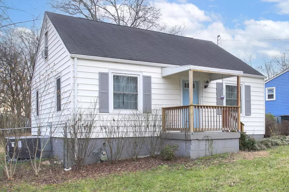 Exterior - 2616 Flamingo Dr, Nashville, TN 37207 photo 4 of 8