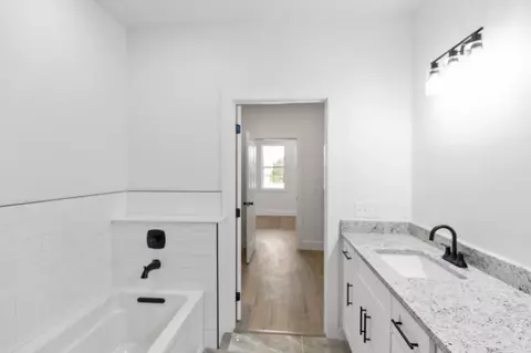 Bath - 1713 Three Island Rd, Walling, TN 38587 photo 8 of 8