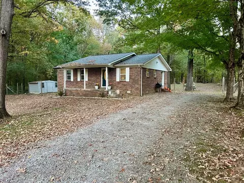 106 Vicki Lee Dr, Camden, TN 38320