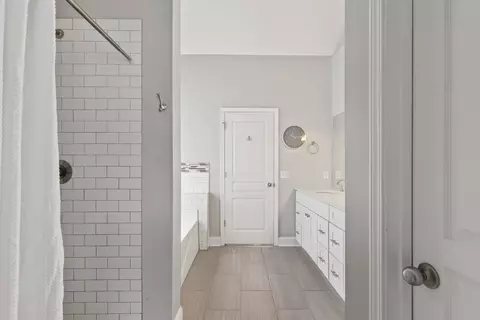Bath - 208 Deerfield Dr, Springfield, TN 37172 photo 6 of 8