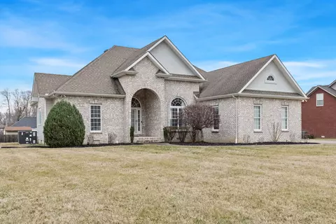 Exterior - 208 Deerfield Dr, Springfield, TN 37172 photo 2 of 7
