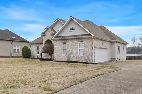 Exterior - 208 Deerfield Dr, Springfield, TN 37172 photo 3 of 7