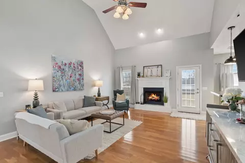 Other - 208 Deerfield Dr, Springfield, TN 37172 photo 2 of 7