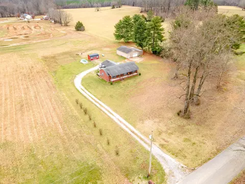 78 Lovers Ln, Lawrenceburg, TN 38464