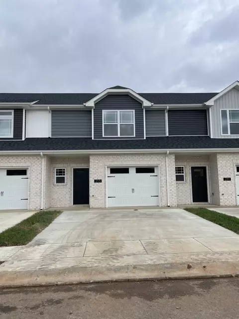 213 W Fallow Ct, Clarksville, TN 37040