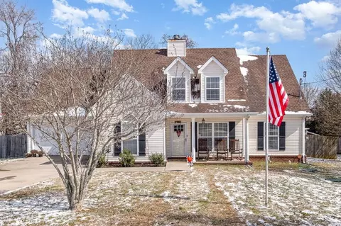 133 Auburn Ct, Murfreesboro, TN 37128