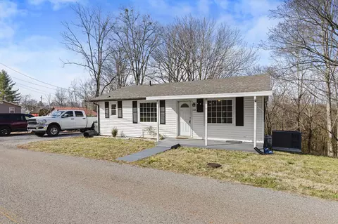 215 Oakwood St, Sparta, TN 38583